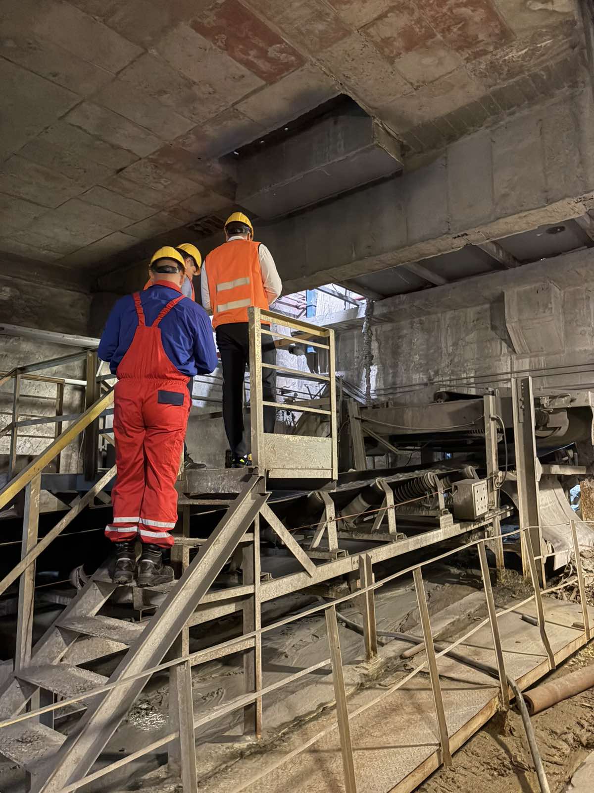 Technical inspection inside the Asarel-Medet ore processing facility